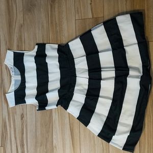 Gap designed and crafted dress, size two Blue and white.